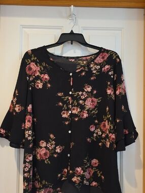 Women's 2x Chris & Carol Black Button-Front Blouse with Pink Rose Print